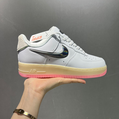 耐克 莆田鞋Nike Air Force 1 &nbsp;Low 龙年限定 镭射水晶 空军一号低帮休闲板鞋 白色