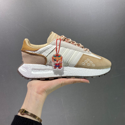 莆田阿迪达斯 新款 三叶草 厚底 &nbsp;RETROPY E5 &nbsp;米白墨蓝色 新款低帮经典运动鞋