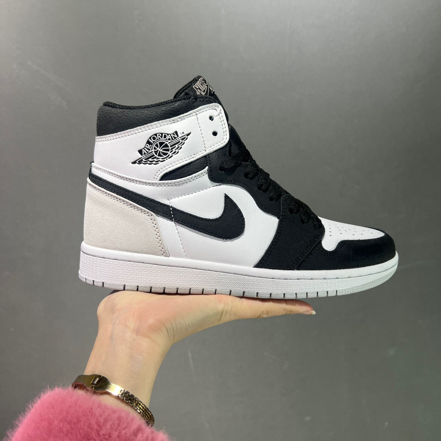 莆田耐克 Nike Air Jordan 1 Retro High 高帮复古篮球鞋 黑灰脚趾