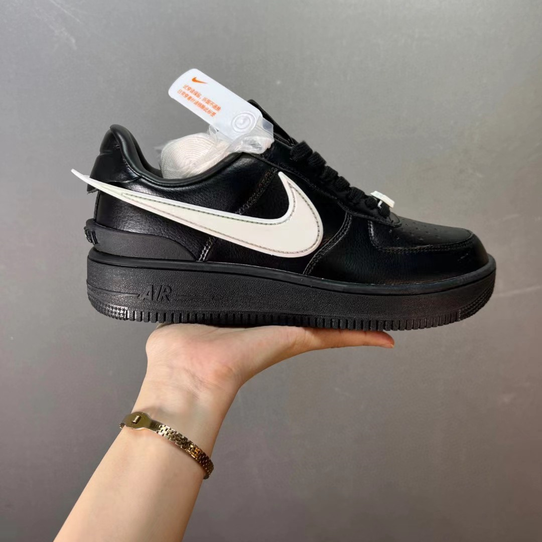 莆田耐克 Ambush x Nk Air Force 1‘07 Low ”Phantom“ 联名款 空军一号低帮休闲板鞋 黑色