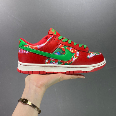 莆田耐克Nike SB Dunk Low 东北大花